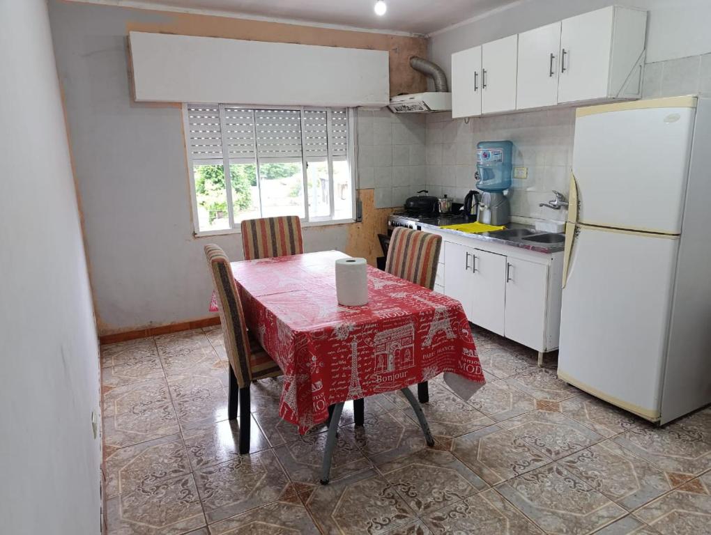 Η κουζίνα ή μικρή κουζίνα στο Complejo Berazategui 24