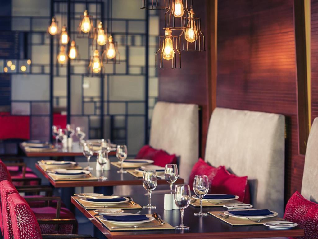 Khu vực ghế ngồi tại Mercure Santiago Centro