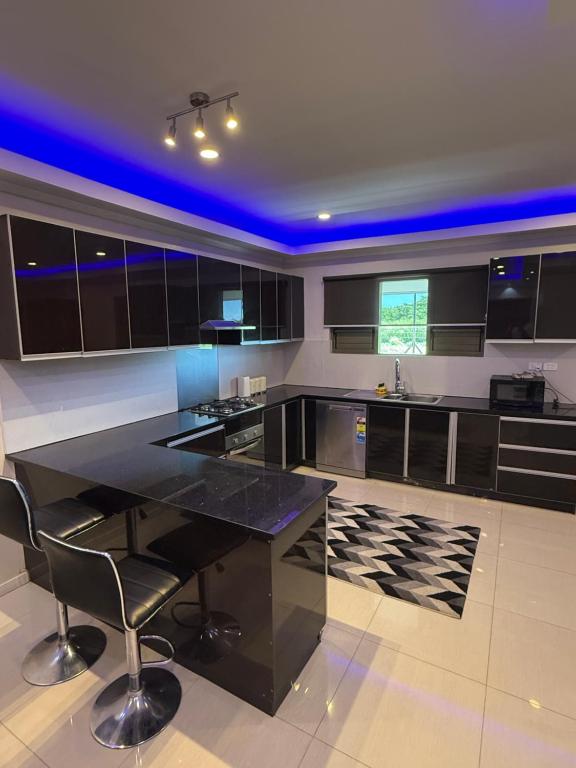 Køkken eller tekøkken på Bang For Your Buck