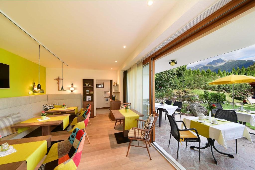 Nespecifikovaný výhled na hory nebo výhled na hory při pohledu z bed and breakfast