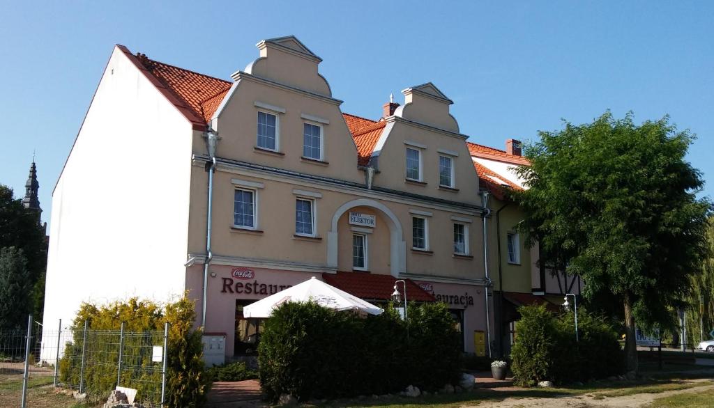 Budova, v ktorej sa hotel nachádza