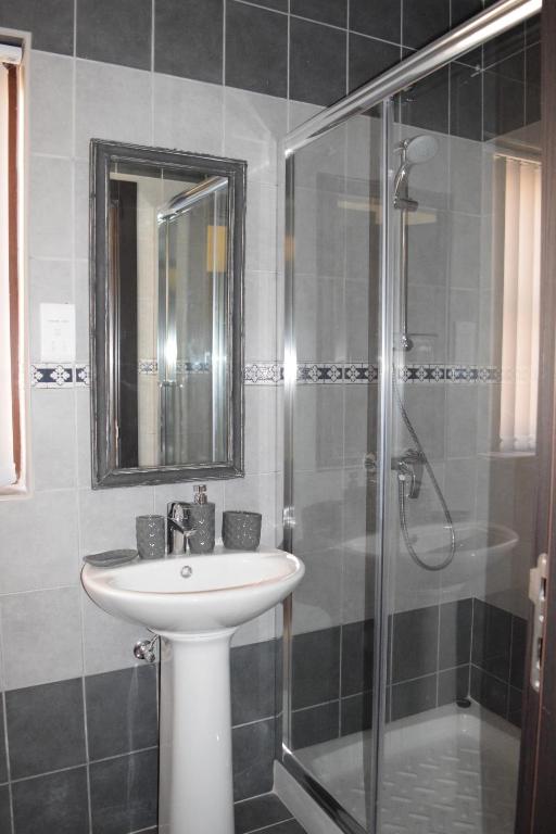 Koupelna v ubytování Il-Bukkett B&B
