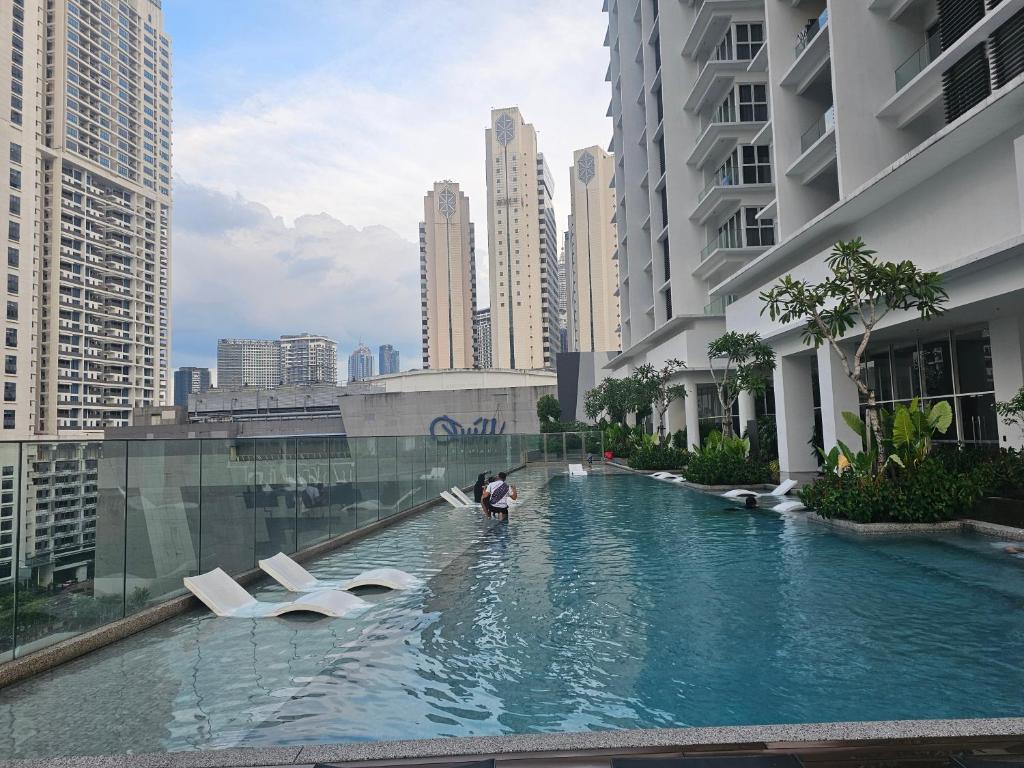 La pileta dentro o cerca de Quill Residence Kuala Lumpur by PN