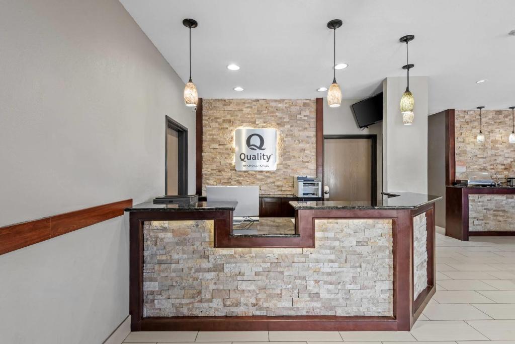 Quality Inn & Suites Des Moines Airport photo