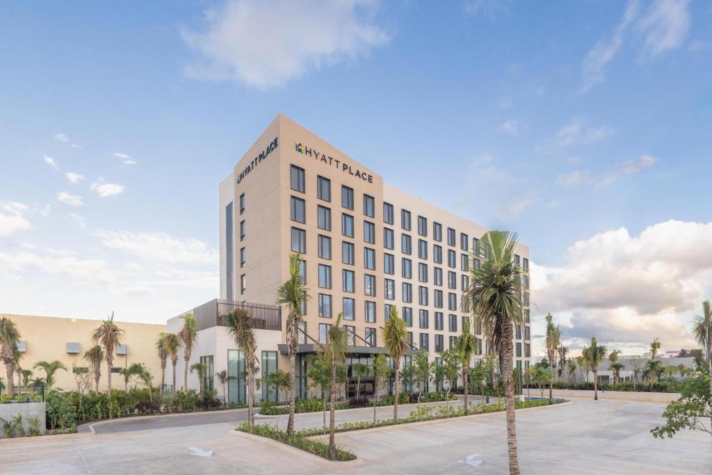 a rendering of the hampton inn suites palm springs at Hyatt Place Cancun Airport in Cancún