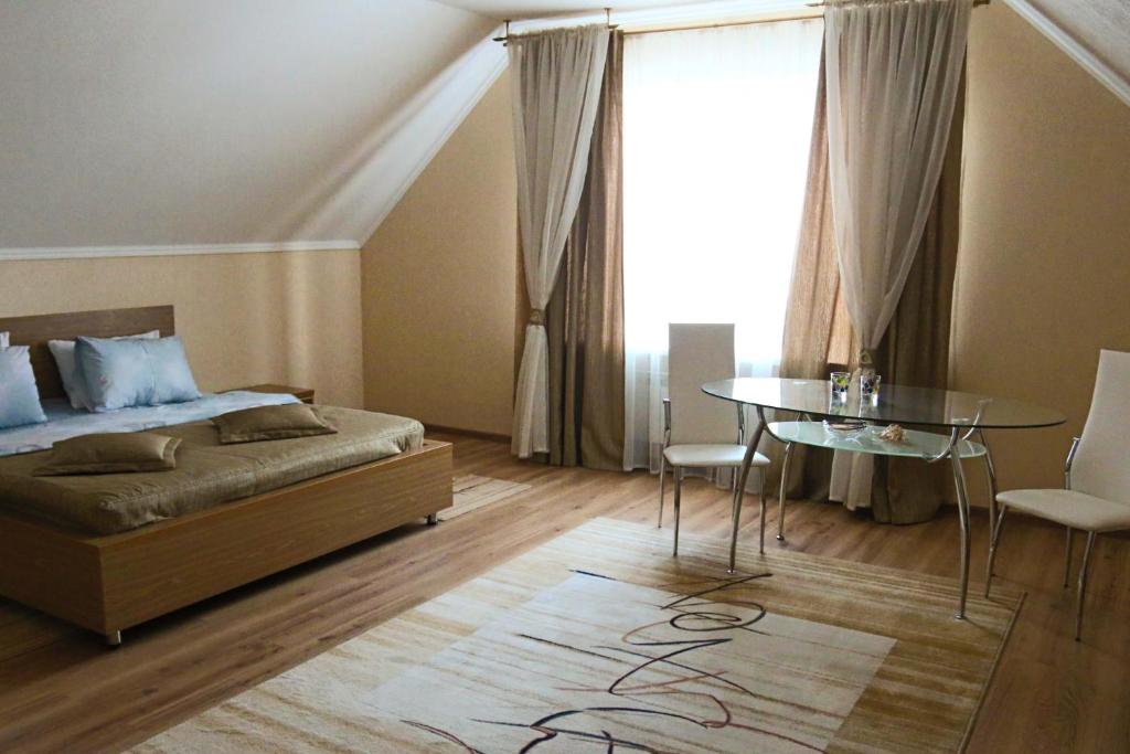 Meridian-Yug Hotel - Suite