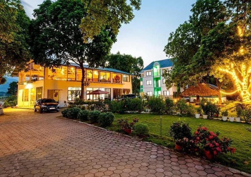 Κήπος έξω από το Happy Home Đồng Bèn