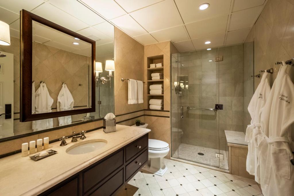 Inns of Aurora Resort & Spa - King Room Con Camino E Vista Sul Lago - Aurora Inn