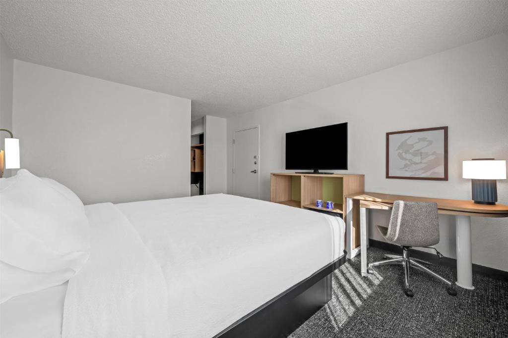 Spark By Hilton Cleveland Beachwood - King Room