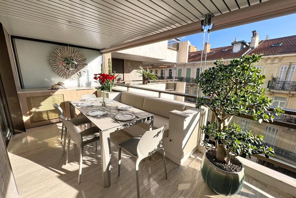 Gray d'Albion 2BDR Flat 5 min from Palais, on Croisette - Olam Properties