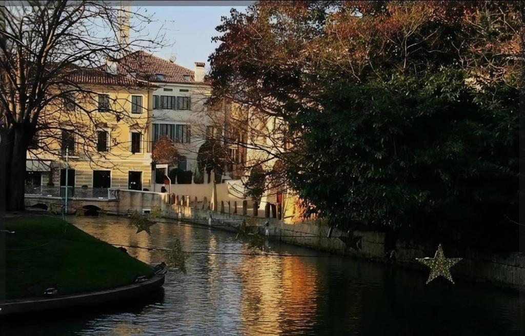 Вид на реку недалеко от отеля типа «постель и завтрак»