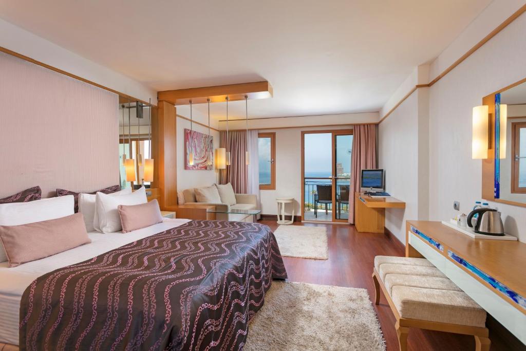 Kefaluka Resort - 