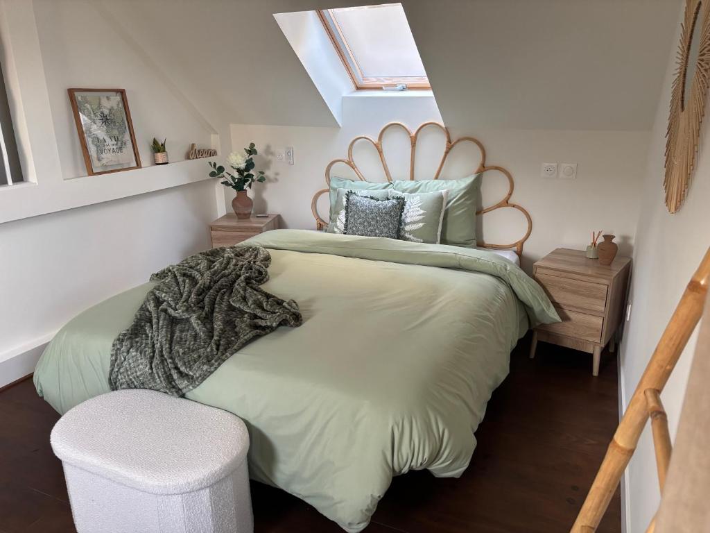 Ένα ή περισσότερα κρεβάτια σε δωμάτιο στο Private cottage with hot tub