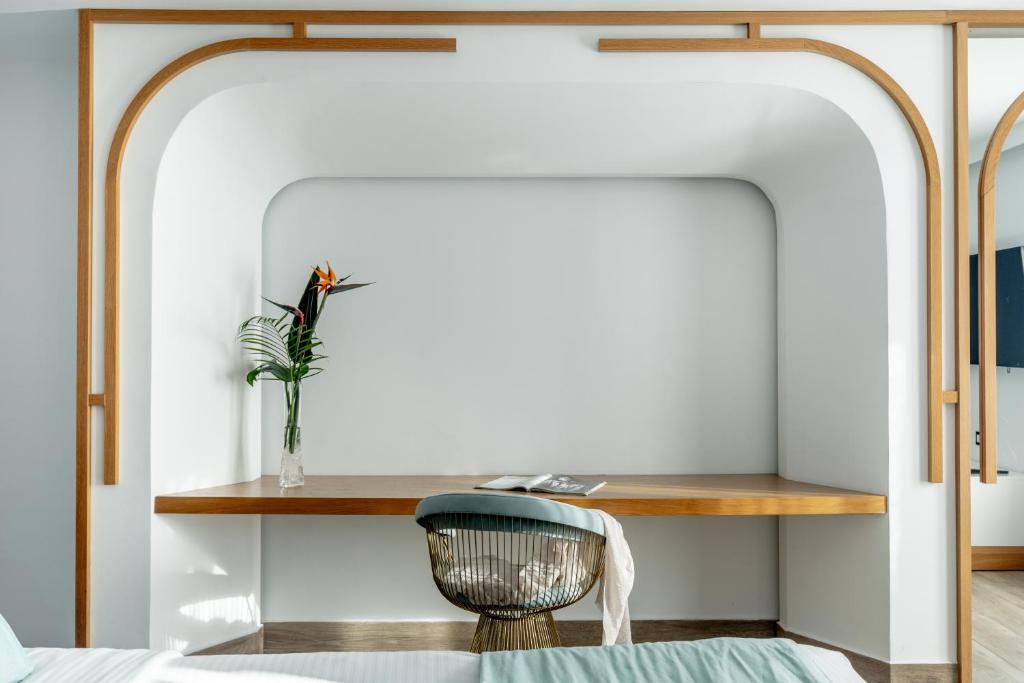 Cresanto Luxury Suites - 17