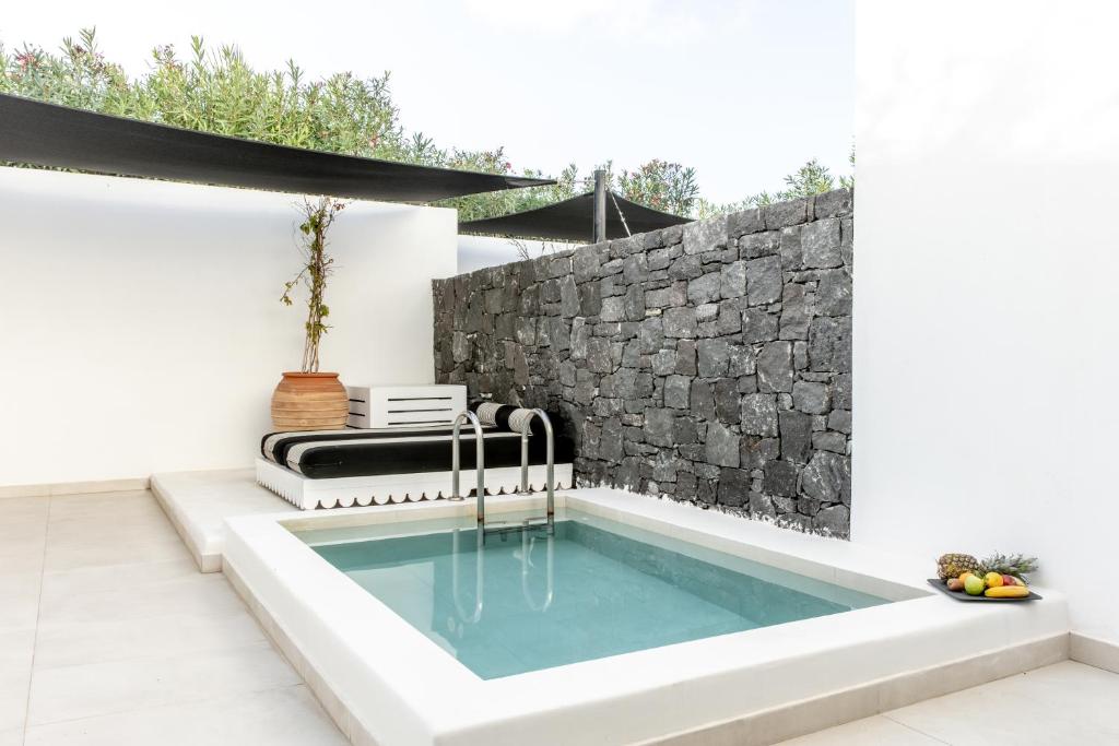 Cresanto Luxury Suites - 4