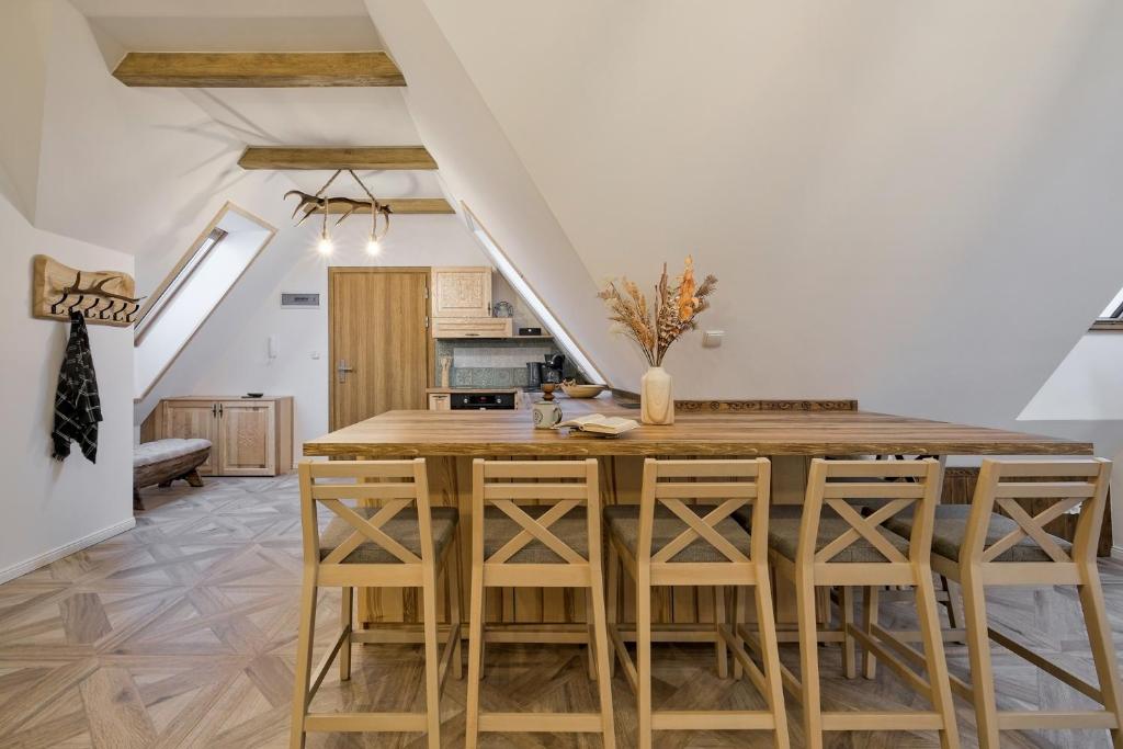 Apartamenty SKI Apartments, Odkryj-Bialke - Three-Bedroom Apartment With Balcony