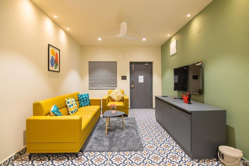 Гостиная зона в RR Home's, 2BHK-II Near US Consulate, Gachibowli