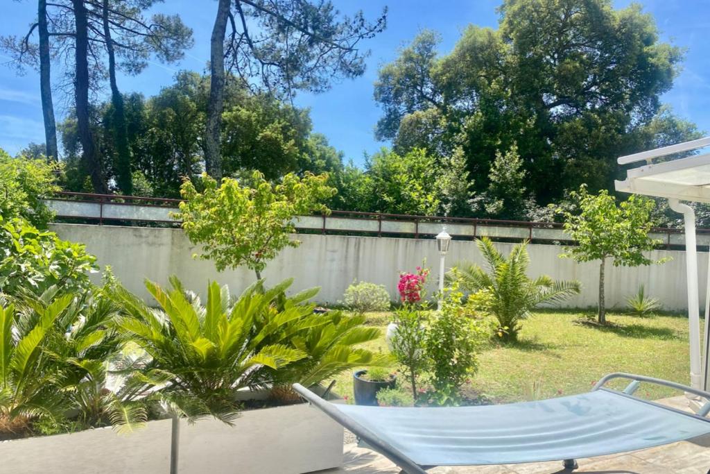 En have udenfor Spacious house in Tarnos near the beach