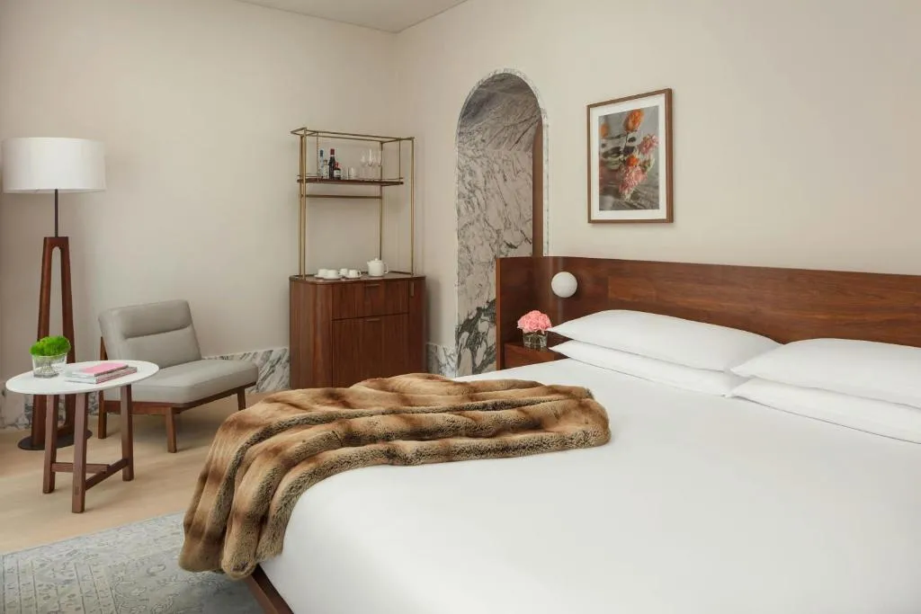 Standard King Room