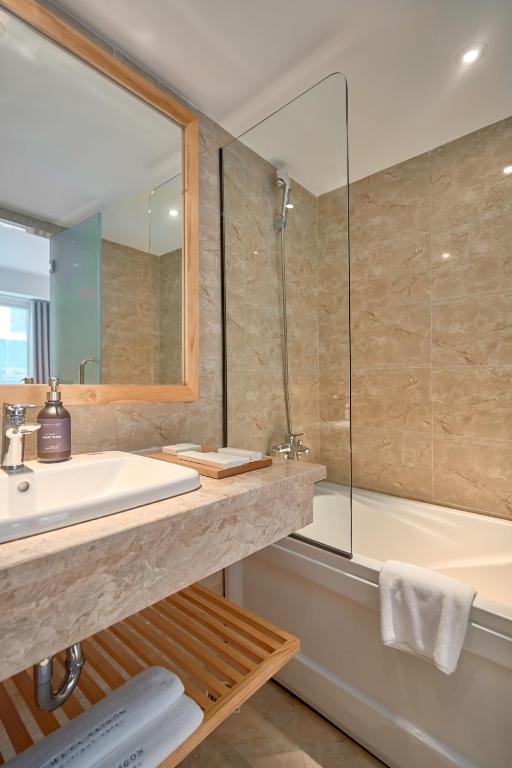 Phòng Deluxe Giường Đôi