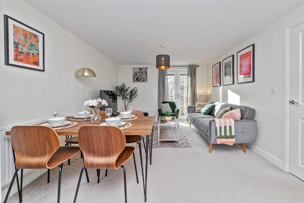 Stylish & Peaceful Bedford Apartment, FREE PARKING, Near M1 Motorway, LUXURY Condition Throughout, Sleeps 5 Guests - Apartamento De Dos Dormitorios