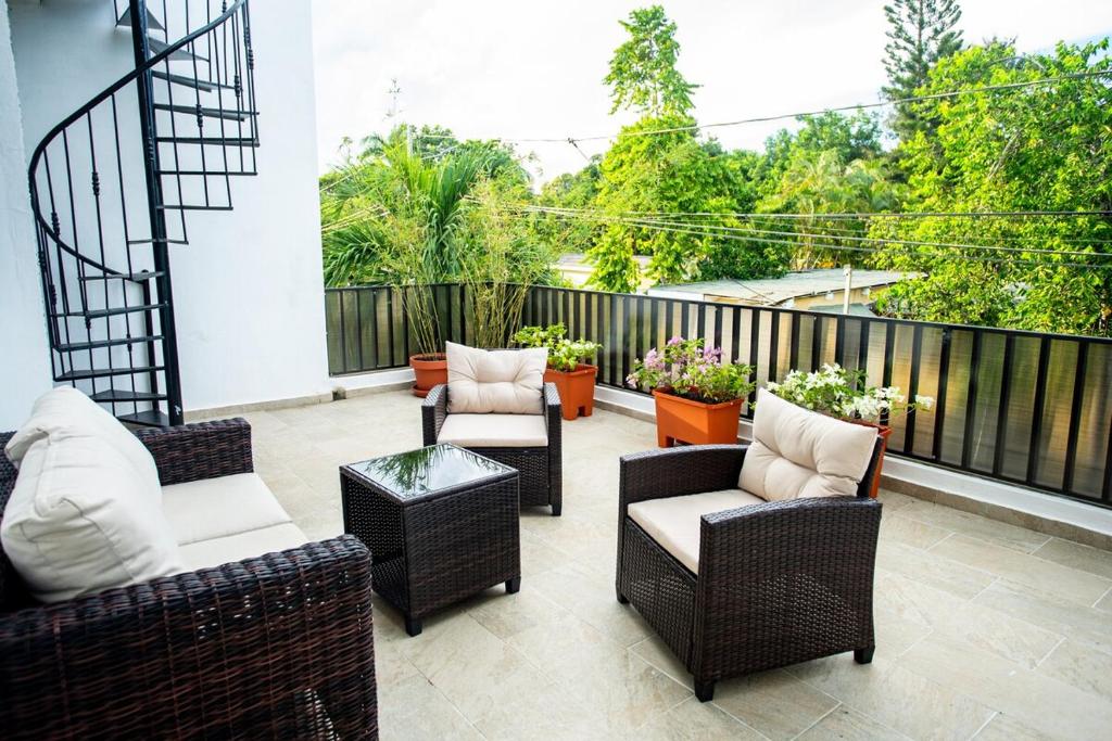 Μπαλκόνι ή βεράντα στο Casa moderna cerca de Casa de Campo con Wi-Fi profesional y espacio para 8 personas