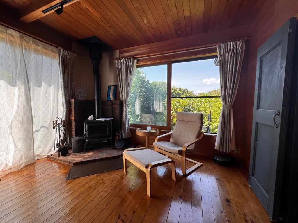 Μια τηλεόραση ή/και κέντρο ψυχαγωγίας στο カタツムリ