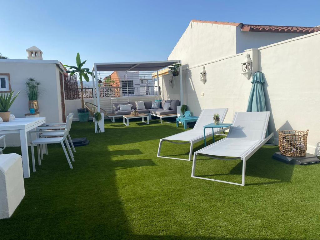 C68 Parking & Comfort - Private Terrace