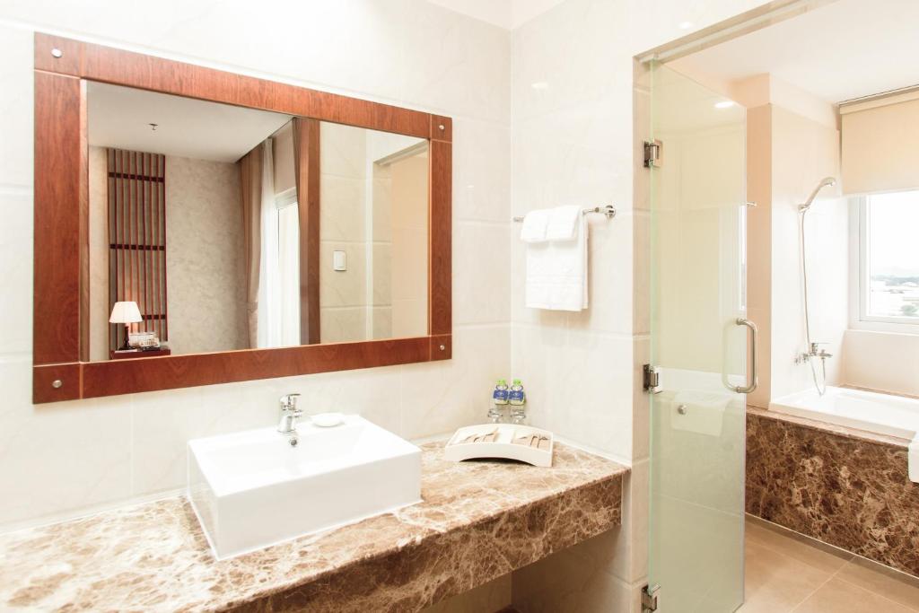 Suite Junior Cho 3 Người Nhìn Ra Thành Phố