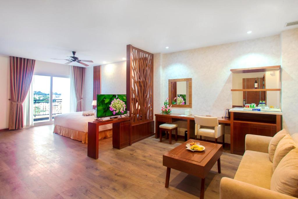 Suite Junior Giường Đôi Nhìn Ra Thành Phố