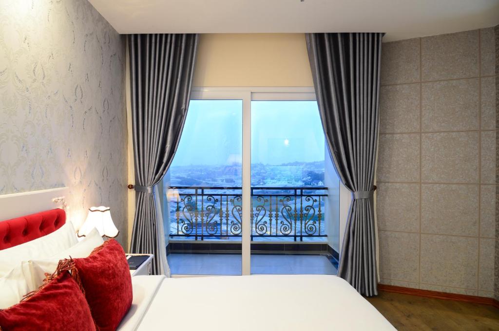 Suite Junior Giường Đôi Nhìn Ra Thành Phố