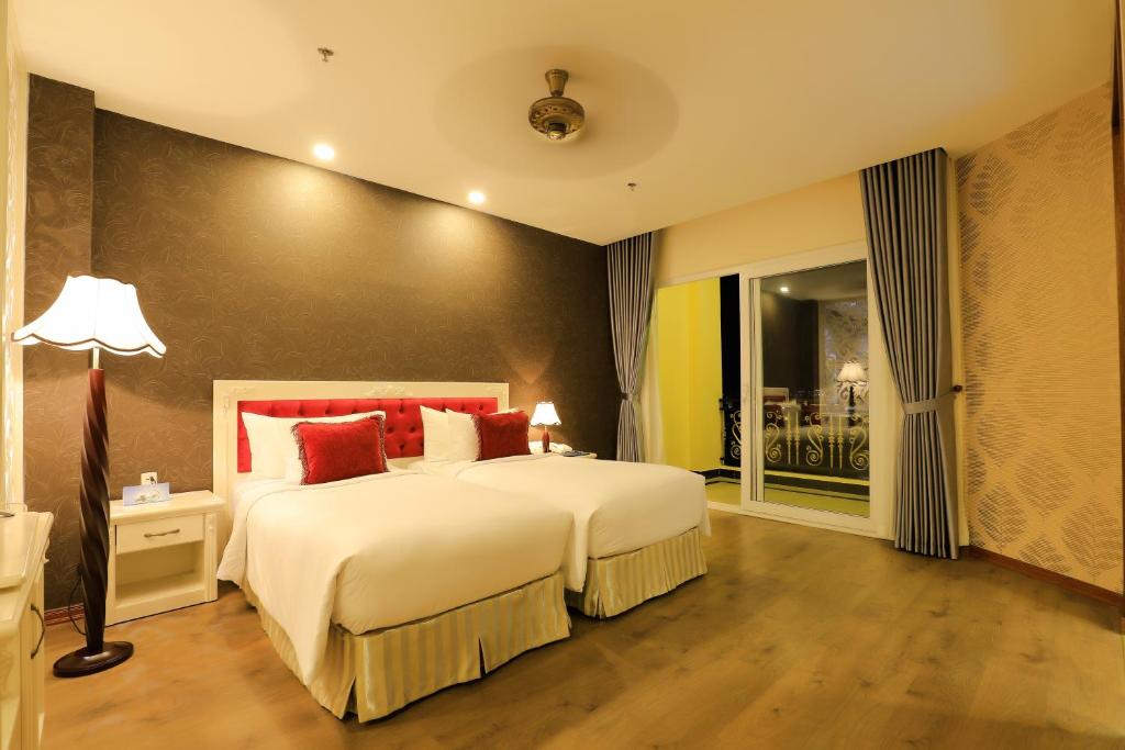 Suite Junior 2 Giường Đơn Nhìn Ra Thành Phố