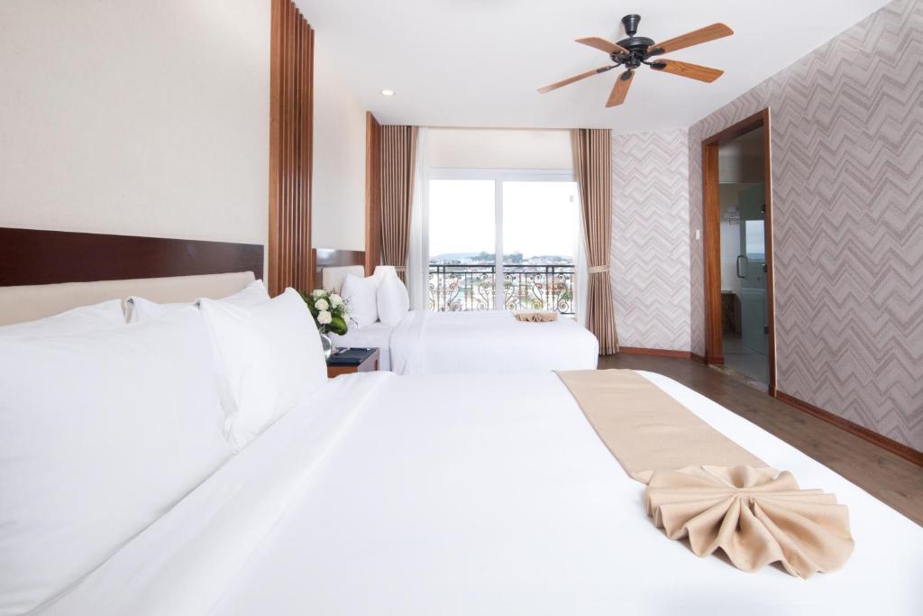 Suite Junior Cho 3 Người Nhìn Ra Thành Phố