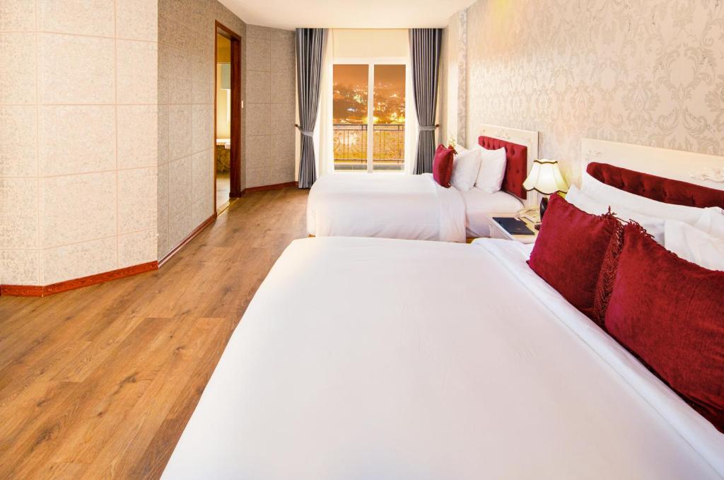 Suite Junior Cho 3 Người Nhìn Ra Thành Phố