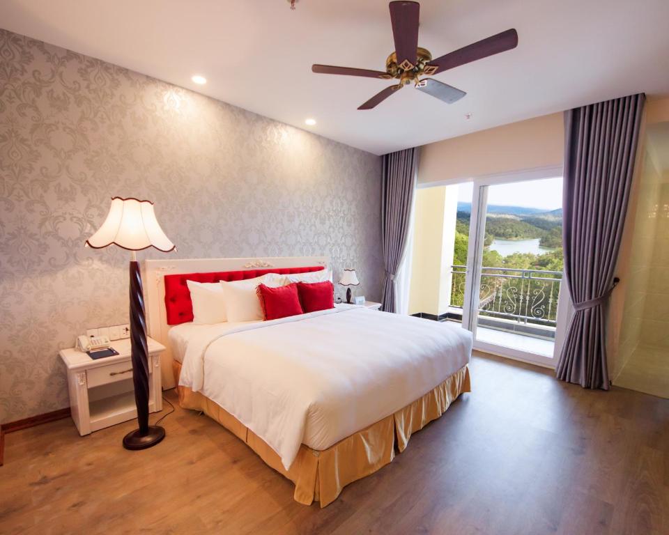 Suite Junior Giường Đôi Nhìn Ra Thung Lũng