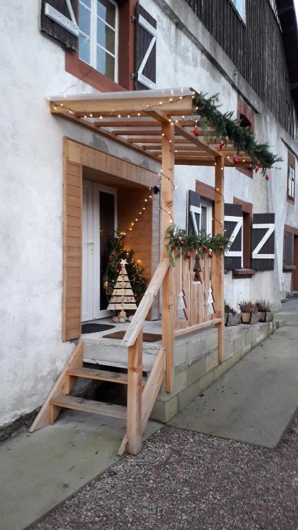 Το κτήριο όπου στεγάζεται  το διαμέρισμα