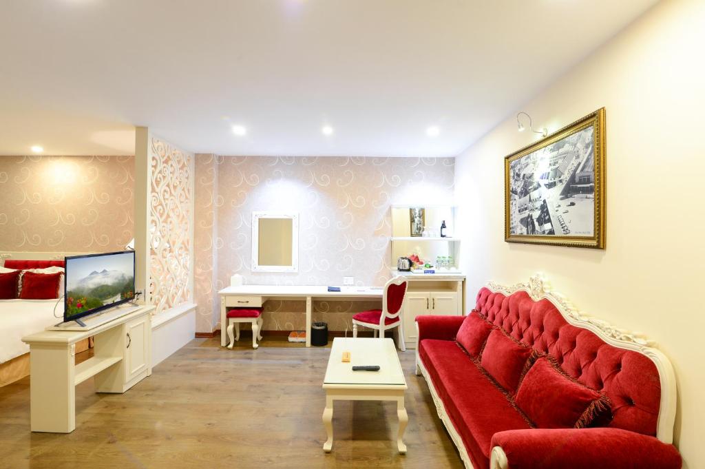 Suite Junior Cho 3 Người Nhìn Ra Thung Lũng