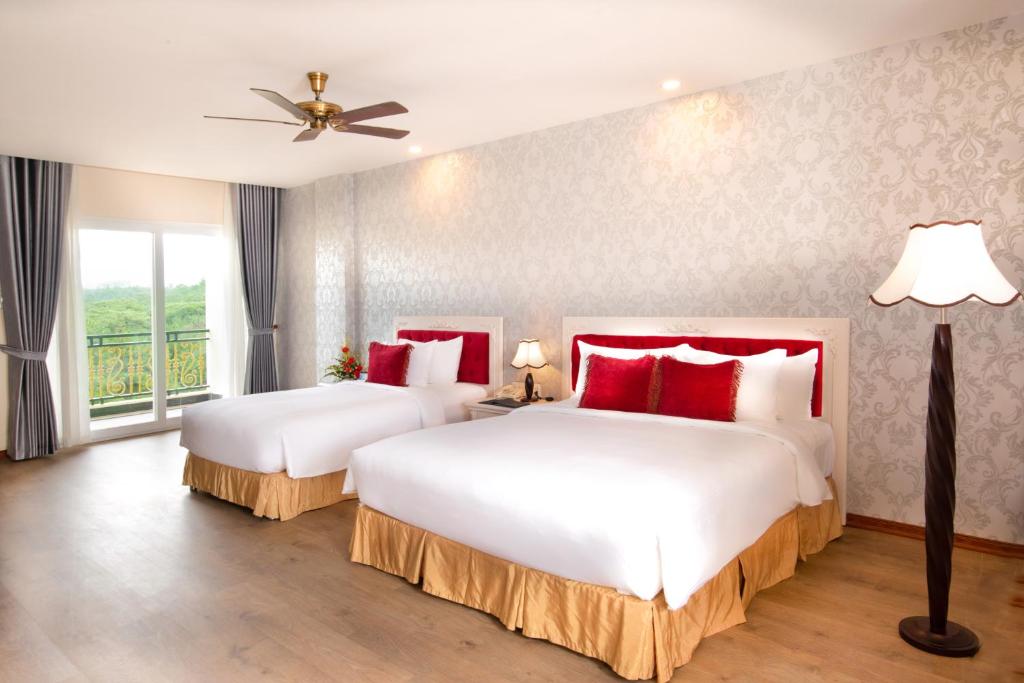 Suite Junior Cho 3 Người Nhìn Ra Thung Lũng