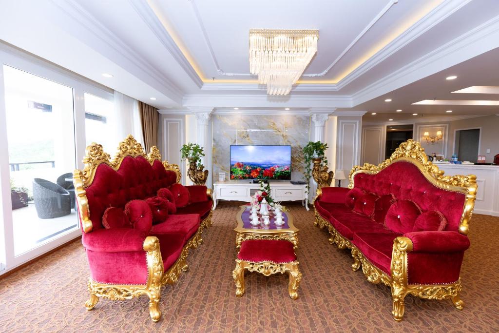Suite Tổng Thống Nhìn Ra Thành Phố Và Thung Lũng
