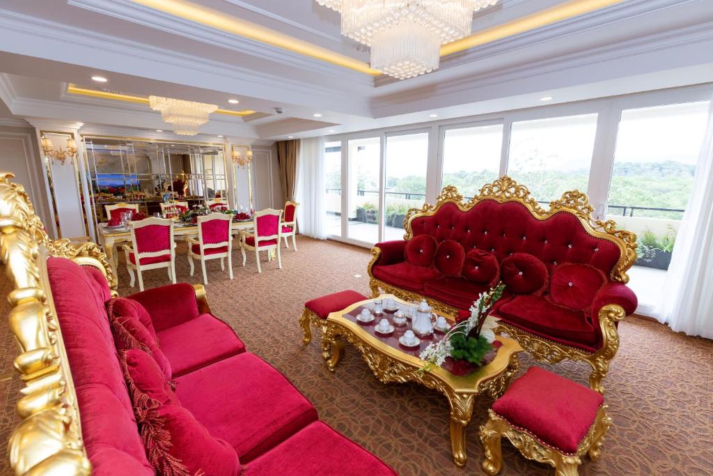 Suite Tổng Thống Nhìn Ra Thành Phố Và Thung Lũng