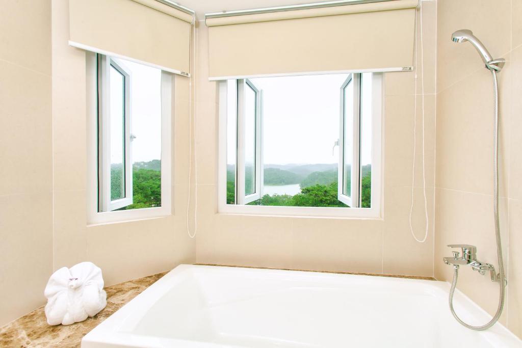 Suite Junior 2 Giường Đơn Nhìn Ra Thung Lũng
