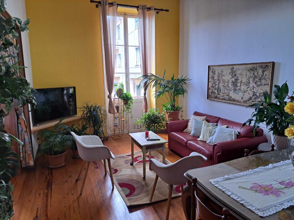 Μια τηλεόραση ή/και κέντρο ψυχαγωγίας στο teatro ariston camera privata