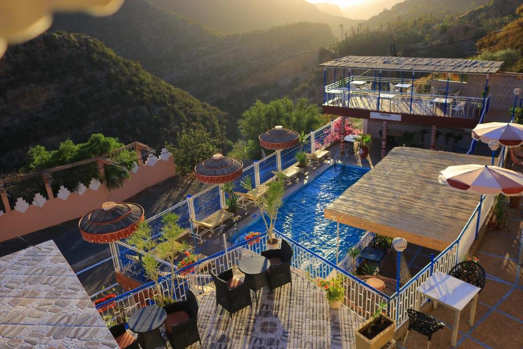 Hồ bơi trong/gần Auberge Les Montagnes du Paradis Your Hidden Retreat in Paradise Valley