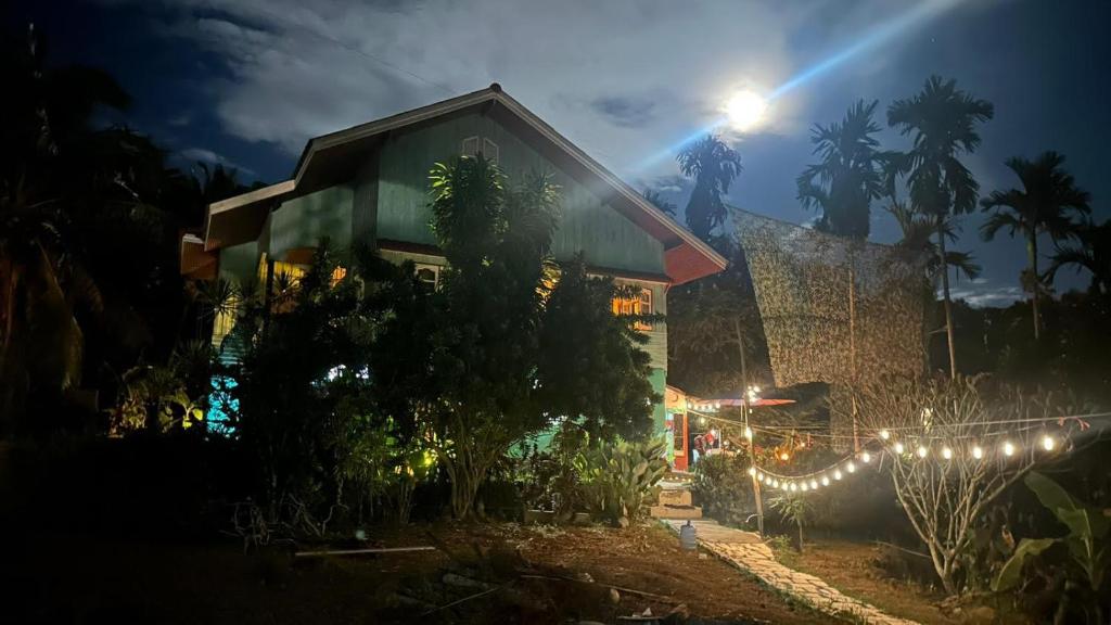 Κήπος έξω από το HyperLuˢᵖᵃᶜᵉ