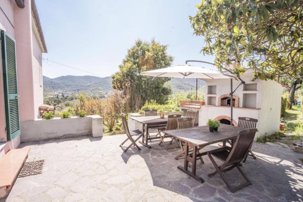 En generel udsigt til bjerge eller udsigt til bjerge taget fra feriehuset