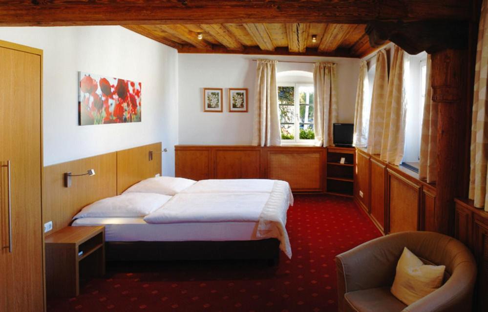 Postel nebo postele na pokoji v ubytování Landgasthof Weisser Löwe