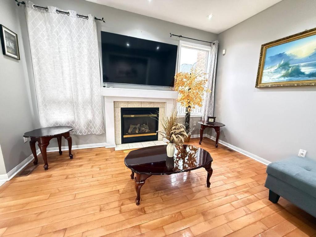 Billede fra billedgalleriet på Person Airport Homestay i Streetsville