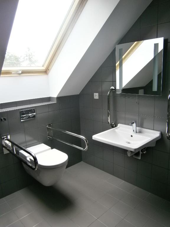 Koupelna v ubytování Hotel Žabčice