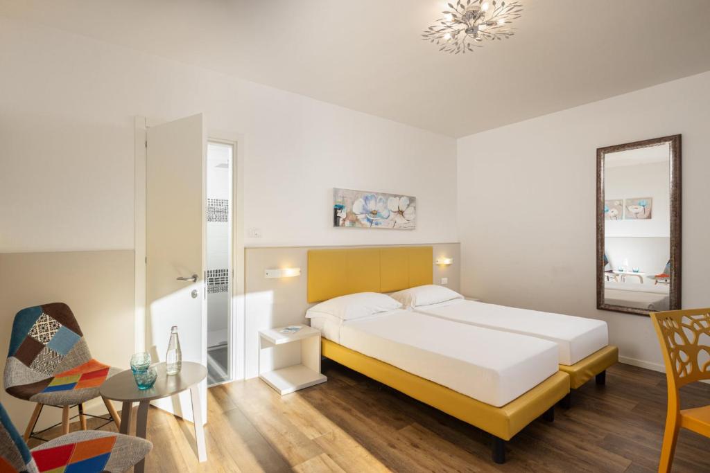 Hotel Villa Claudia - Deluxe Double Or Twin Room With Garden View
