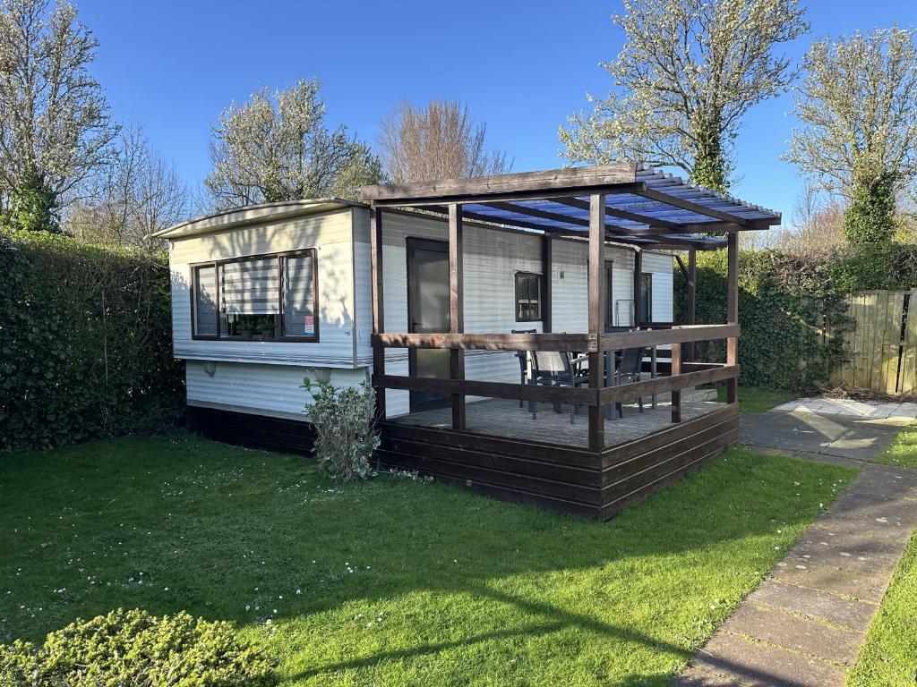 Tòa nhà nơi nhà gỗ tọa lạc